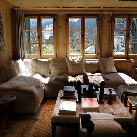 Le Saanen * Γκστάαντ
